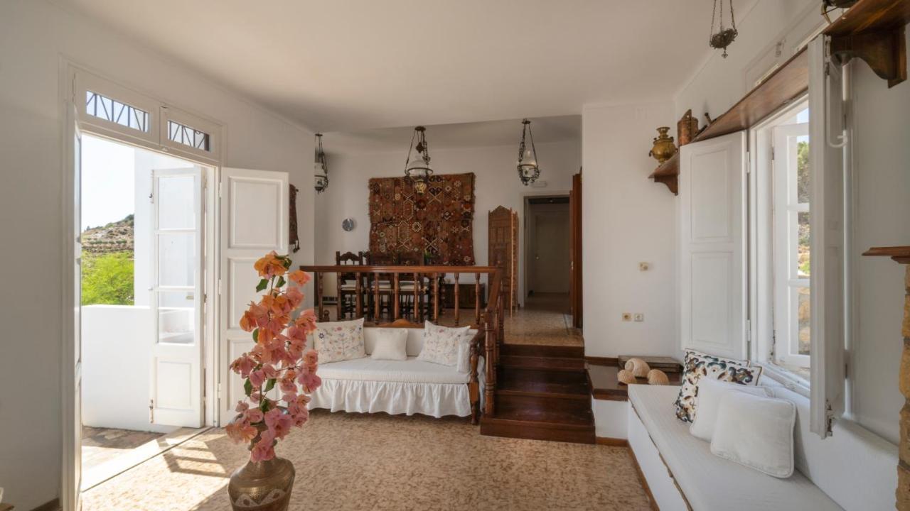 Ivi Beach Front Villa, Leros Vromolithos Extérieur photo